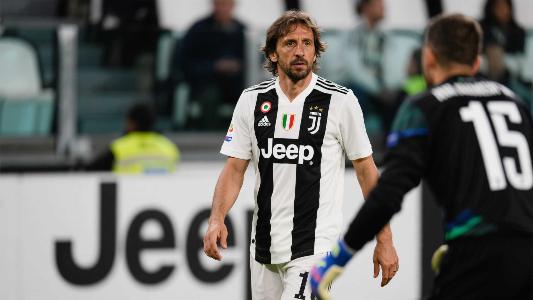 借出色的个 借出色的个